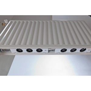 SpeedComfort Heizkörperventilator Duo-Set (75-120cm) unter einem Heizkörper montiert.