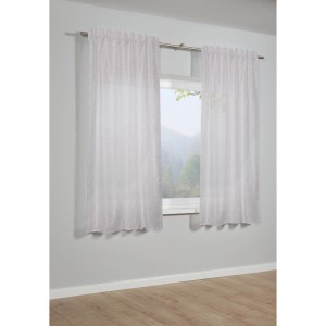Naturfarbener Bennetti Schal mit Muschelmuster und Gardinenband, 140x245 cm, vor Fenster.