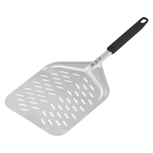 Enders Pizzaschaufel aus Aluminium mit Löchern und schwarzem Griff.