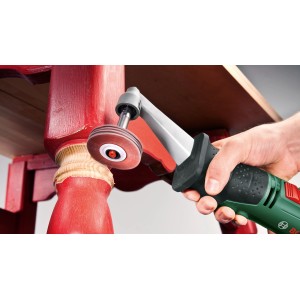 Bosch Texoro Schleifroller beim Schleifen eines roten Tischbeins. Die Schleifmaschine ist grün und schwarz.