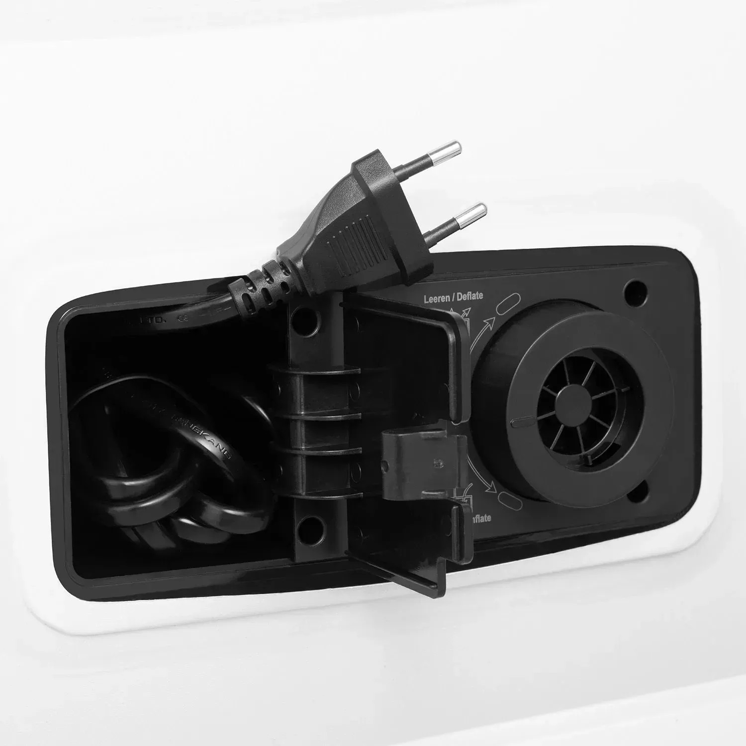 Detailaufnahme Luftbett Juskys Sapri L: Integrierte Pumpe mit Stecker und Kabelfach.