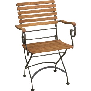 Klappbarer Gartenstuhl Montgomery aus Eukalyptusholz mit Armlehnen und Sprossenoptik.