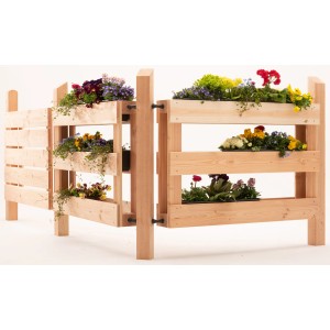 Skygarden Pfosten aus Douglasie mit bepflanzten Pflanzmodulen als Zubehör für Hochbeete.