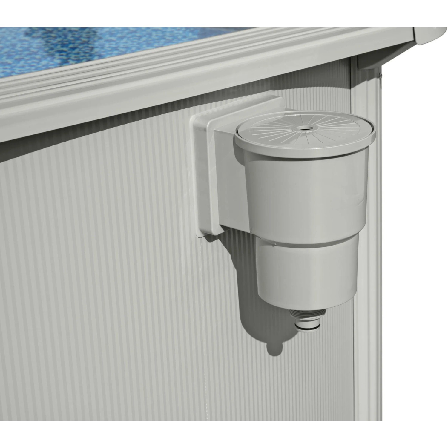Detailaufnahme Stahlwandpool Bestway Hydrium mit Skimmer zur Reinigung der Wasseroberfläche.