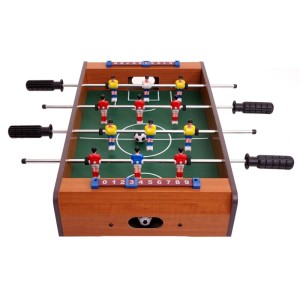 Kompakter Mini Fußballkicker aus Holz mit grüner Spielfläche, roten und gelben Spielern und Ball. Ideal für Spielspaß.