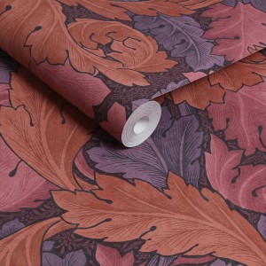 William Morris Vliestapete Acanthus in Lila: Detailansicht des Blätter-Musters.