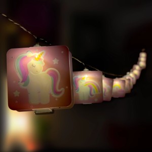 Dalber Lichterkette mit leuchtenden Einhörnern und Sternen in Rosa. Ideal für Kinderzimmer.