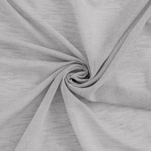 Detailaufnahme: Transparenter, grauer Fenstervorhang Oskar mit verdeckten Schlaufen.