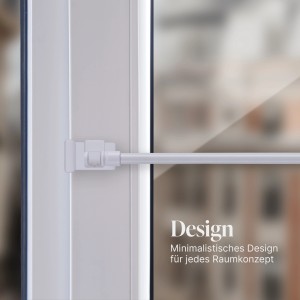 Weiße Cafehausstange mit Klemmträger am Fensterrahmen befestigt. Ideal für Bistrogardinen.