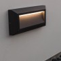 Lutec LED Orientierungslicht Helena, indirektes Licht, schwarze Außenwandleuchte.