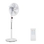 Weißer Midea Standventilator mit Fernbedienung, 136 cm hoch.