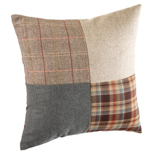 Patchwork Kissen British Chic, 40x40 cm, mit verschiedenen Mustern und Texturen.