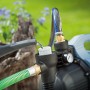 Hauswasservollautomat HWA 4100 wird mit Wasser befüllt. Pumpe für Gartenbewässerung.
