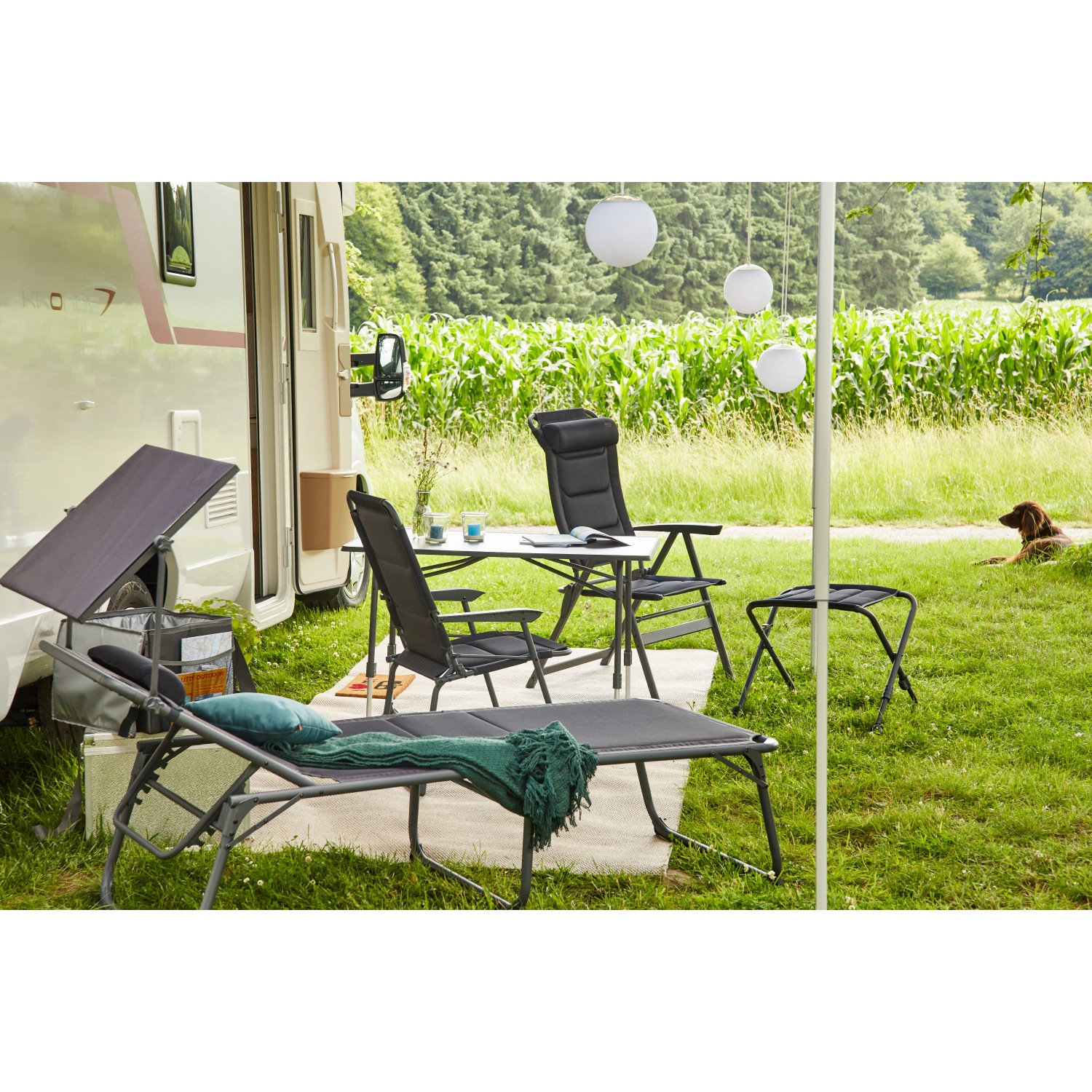 Anthrazitfarbene Siena Garden Campingliege Premium aus Aluminium und AirMesh, 200x69x43 cm.