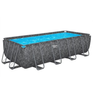 Rechteckiger Bestway Frame Pool in dunkler Marmoroptik, gefüllt mit blauem Wasser, auf stabilem Stahlrahmen.