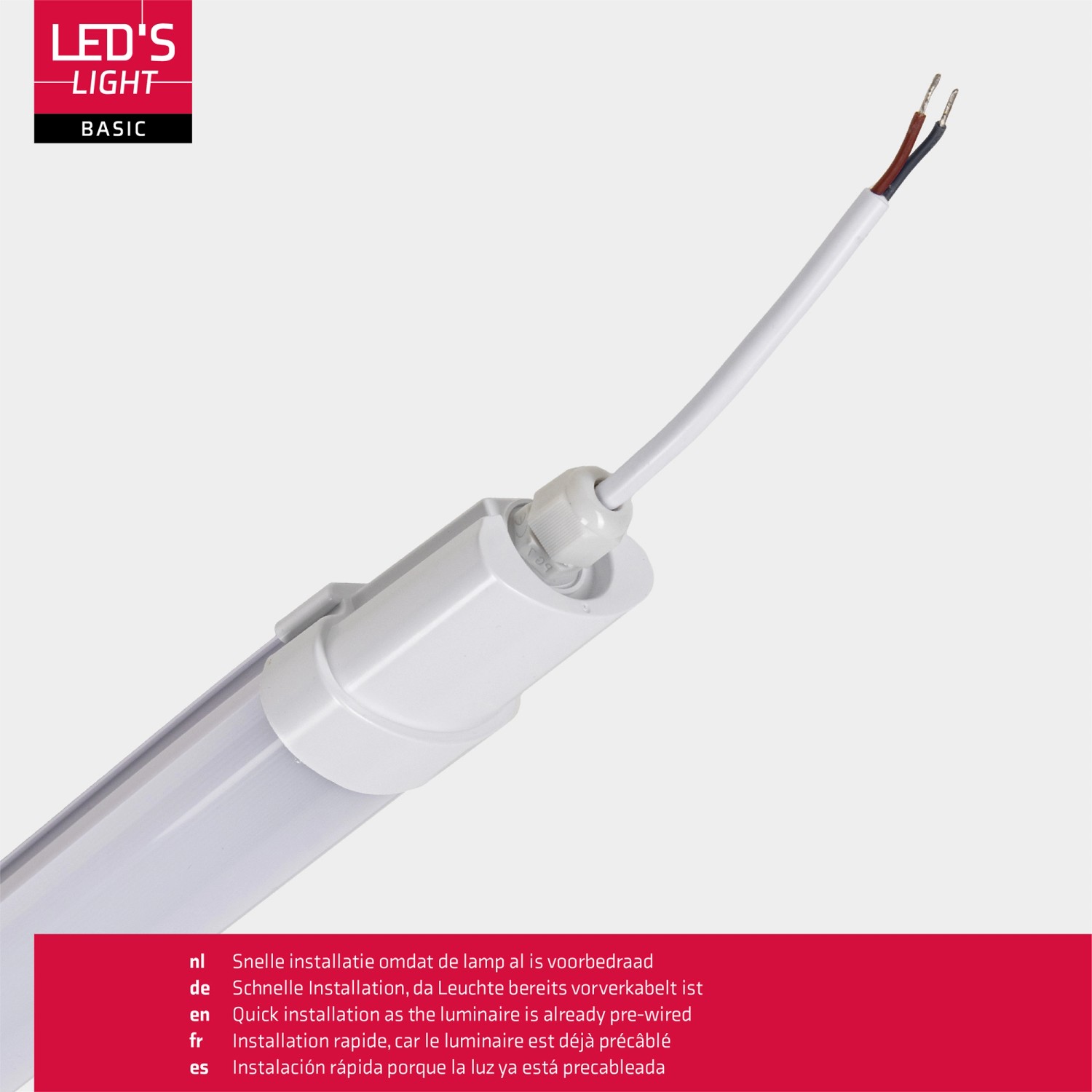 Detailaufnahme: Weiße LED Feuchtraumleuchte mit Kabel für schnelle Installation.