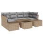 Beiges 7-teiliges Garten-Sofa-Set aus Poly Rattan mit Tisch und grauen Kissen.