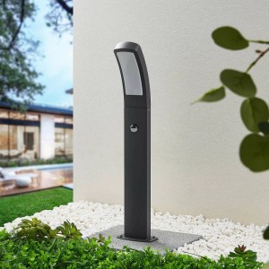 Moderne Lindby LED Außenleuchte Moshe mit Bewegungsmelder, schwarz, aus Aluminium.