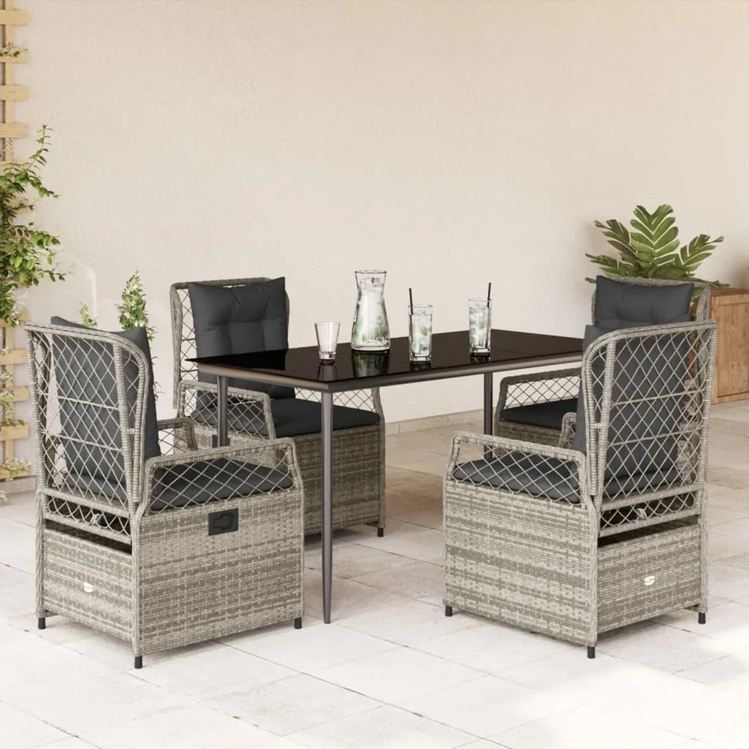 Graue 5-tlg. Garten-Essgruppe aus Polyrattan mit Tisch und verstellbaren Stühlen mit Kissen.