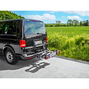 Eufab Premium 2 Plus Fahrradträger für Anhängerkupplung am VW Bus montiert.