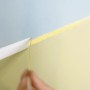 Tesa Malerband Professional für scharfe Farbkanten beim Abkleben von Wandfarben.