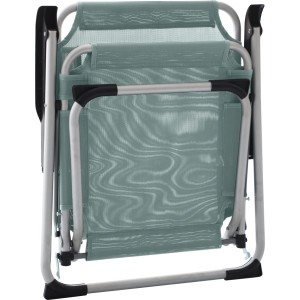 Zusammengeklappter, grüner Klappstuhl Marilla aus Aluminium für Camping & Freizeit.