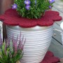 3er Set rote Mulchscheibe in Blumenform (42x43cm) als Winterschutz für Topfpflanzen.