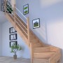 Mykonos Pro Eiche Treppe, 1/4 gewendelt links, mit Holz-Edelstahl-Geländer in Weiß und Setzstufen.