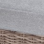Detailaufnahme: Polyrattan Lounge-Set Olea in Sand mit grauem Kissen. Gartenmöbel Nahansicht.