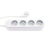 Weiße Shelly Power Strip 4 Gen4 Steckdosenleiste mit vier Steckplätzen und Kabel.