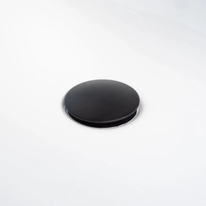 Detailaufnahme Ablaufgarnitur in Mattschwarz für Schöner Wohnen Waschtischarmatur Cantis.