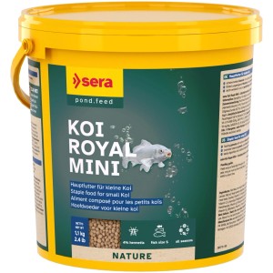 Gelber Eimer Sera Koi Royal Nature Mini Teichfutter für kleine Koi.