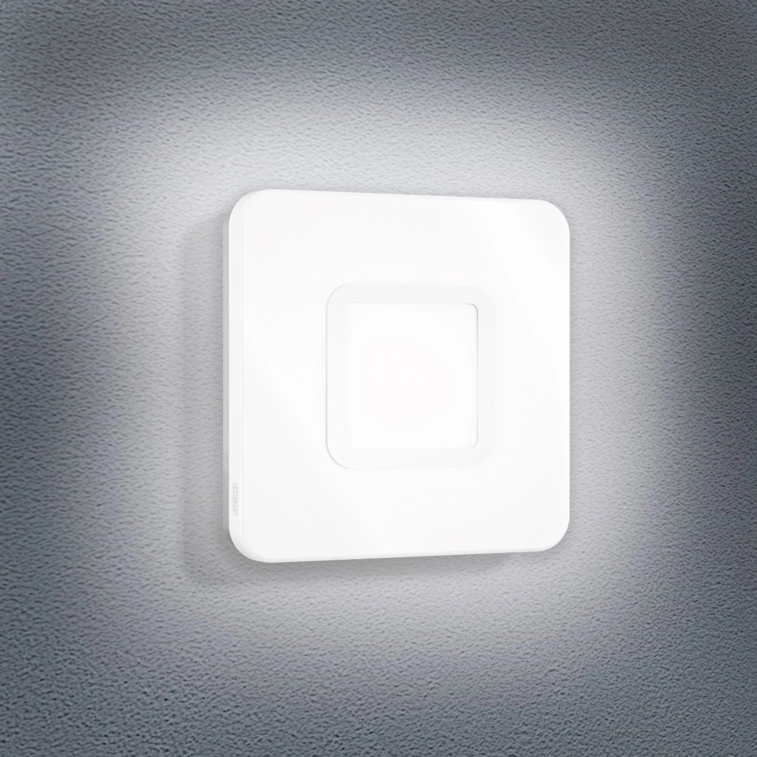 Quadratische Steinel LED Deckenleuchte RS LED M1 S Edelstahl mit Bewegungsmelder.