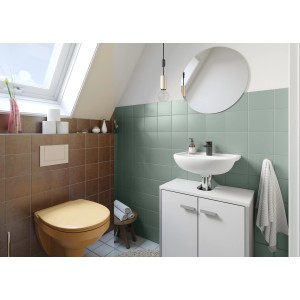 Badezimmer mit salbeifarbenem Fliesenlack von Alpina für Bad & Küche, seidenmatt.