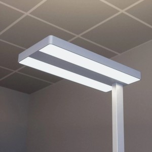 Moderne, dimmbare LED Bürostehleuchte Logan in Alu, 2-flammig für Arbeitszimmer.