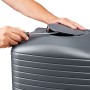 4rain Regentonne Quadro 170 l in Grau mit Deckel wird montiert.
