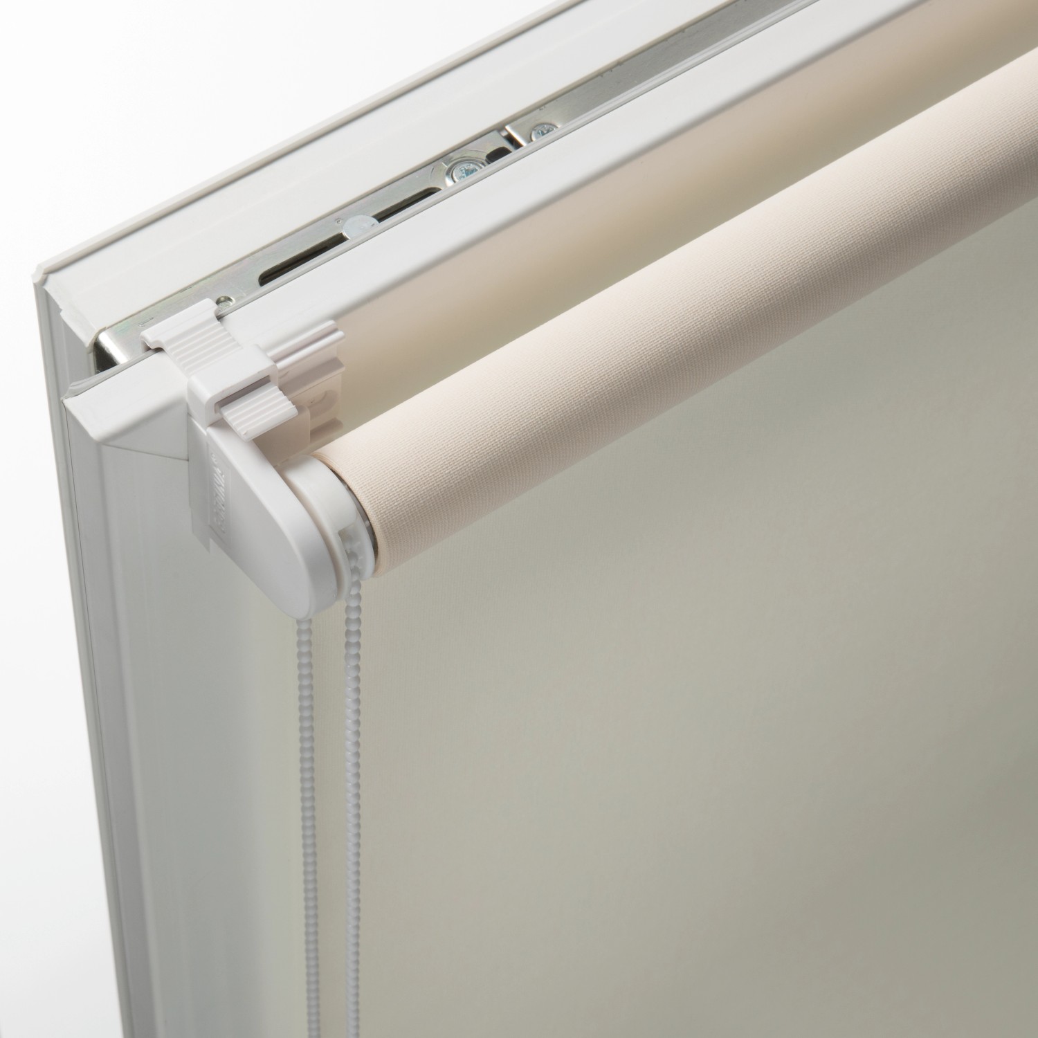 Detailaufnahme: Weißes Gardinia EasyFix Rollo, 120x150 cm, für Fenster.