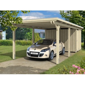 Skan Holz Carport Emsland mit Abstellraum, naturbelassen, mit geparktem Auto.