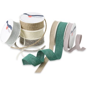 Weihnachtliches Geschenkband Natur, verschiedene Rollen mit 40 m Band zum Dekorieren und Verpacken.