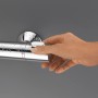Grohe QuickFix Thermostat-Brausebatterie in Chrom, Hand bedient Temperatur.