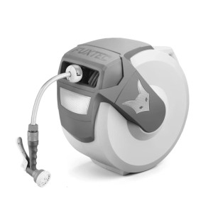 FUXTEC Wasserschlauchaufroller FX-WSA20G, grau-weiß, mit automatischem Einzug, Schlauch und Spritzpistole.