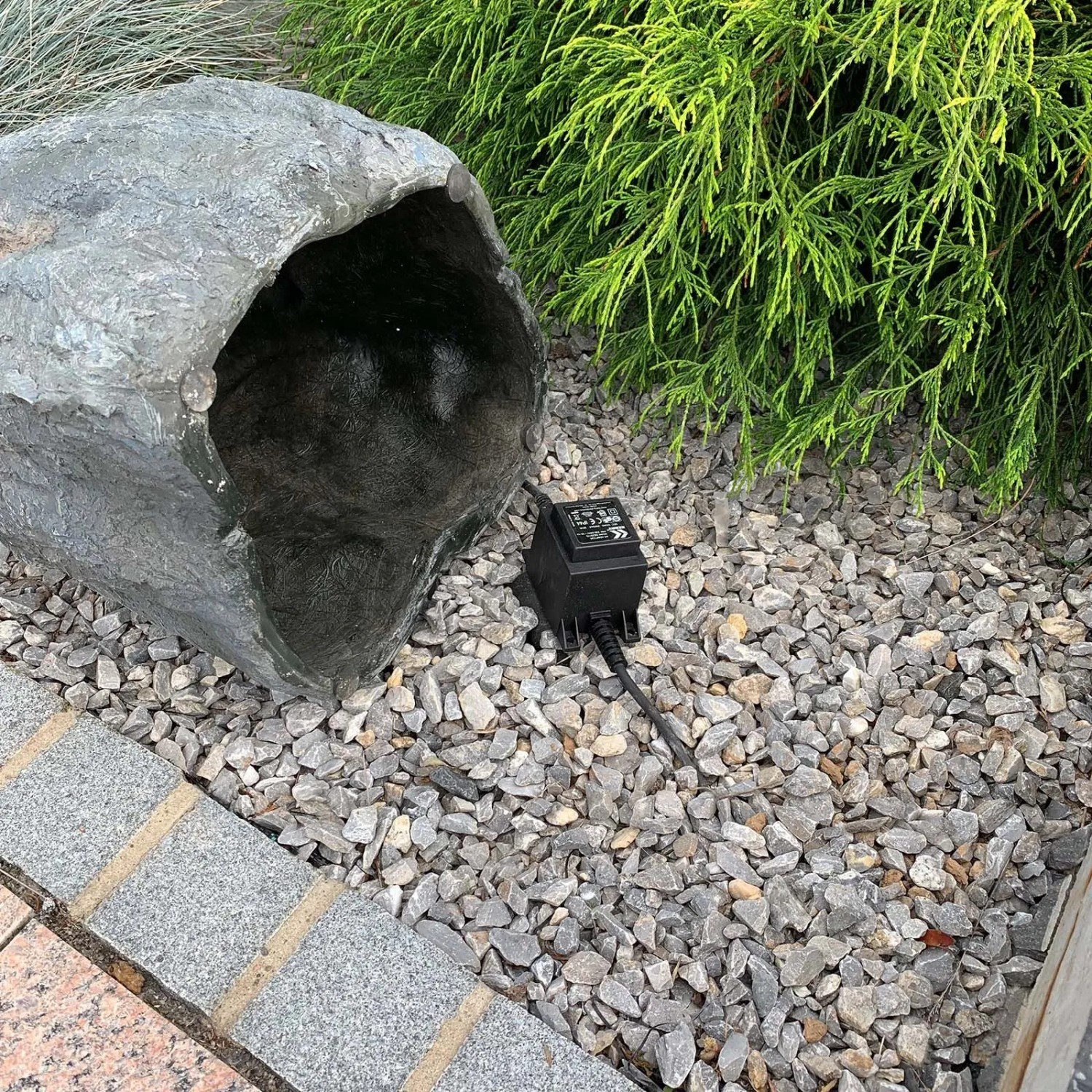 Intergarden Abdeckfelsen Trafohaus M 30x30x40 cm Wetterfest mit Kabeldurchführung_3