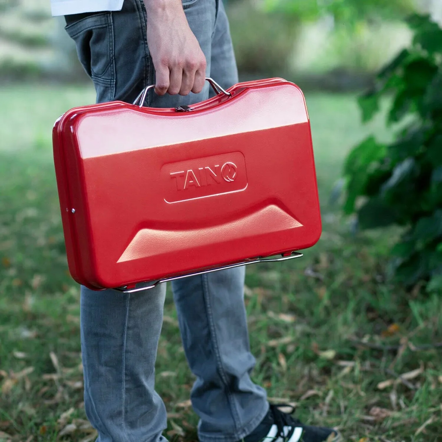 Roter Taino Mox Koffer-Grill Holzkohlegrill BBQ Campinggrill kompakt im Koffer