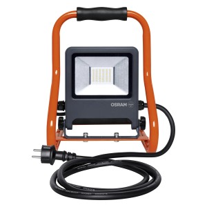 Osram LED-Baustrahler mit Tragegestell, 30W, dunkelgrau, mit Steckdosen für flexible Stromversorgung.