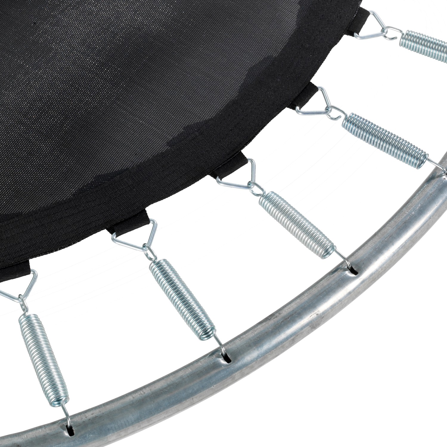 Detailaufnahme: Schwarzes Sprungtuch und Federn des Exit Toys Bodentrampolin Silhouette Sports Ø 244 cm.