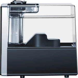 Beurer Luftbefeuchter LB 88 Dual Black mit transparentem Wassertank und schwarzem Sockel.