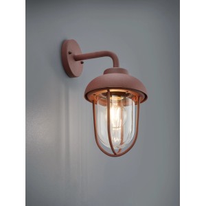 Rostfarbene Trio Außenwandleuchte Duero mit klarem Glas und E27 Fassung.