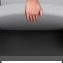 Detailaufnahme Lounge-Set Willa: Hand legt graues Polster auf anthrazitfarbenes Aluminiumgestell.
