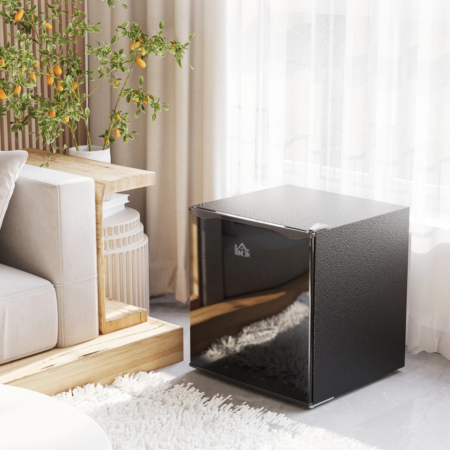 Kompakter, schwarzer HOMCOM Mini-Gefrierschrank aus Stahl und Kunststoff im Wohnraum.