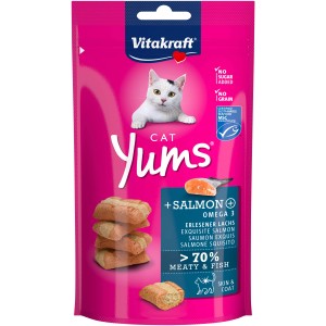 Vitakraft Cat Yums + Lachs, Katzensnack im pinken Beutel mit Katzenbild und Snack-Stückchen.